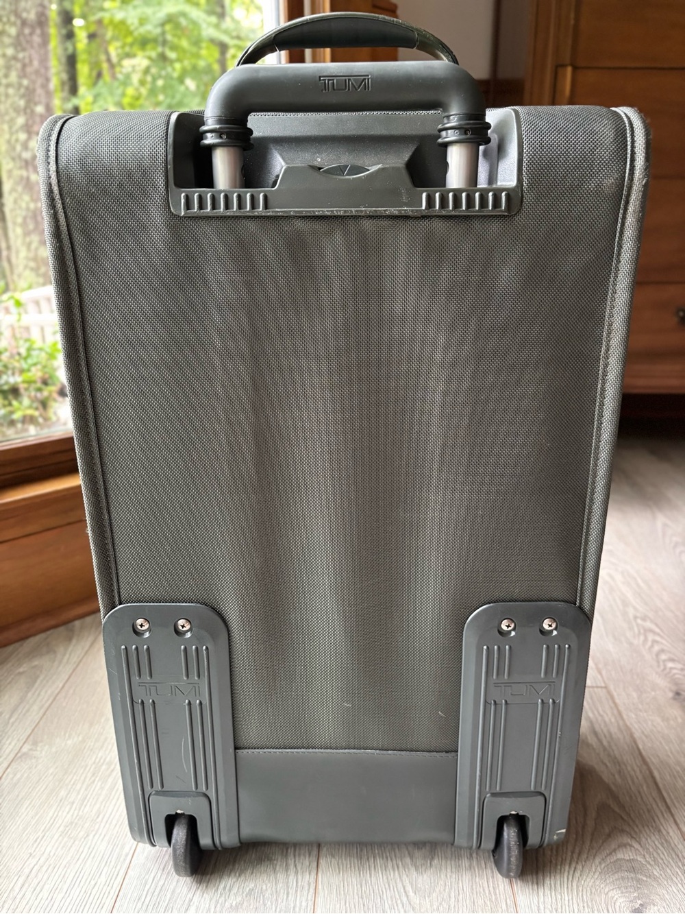 Tumi Alpha Olive Green Ballistic Nylon 2-Wheel Rolling Carry On Suitcase 22” - Picture 5 of 10